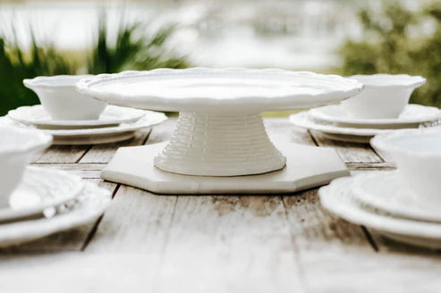 Basket Jubilee Cake Stand - Linen