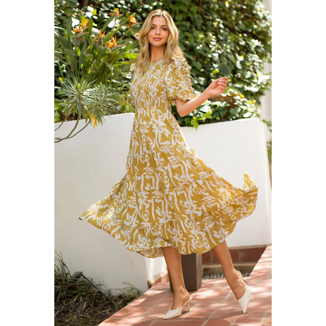 Smocked Puff Sleeve Print Maxi Dress - Medium