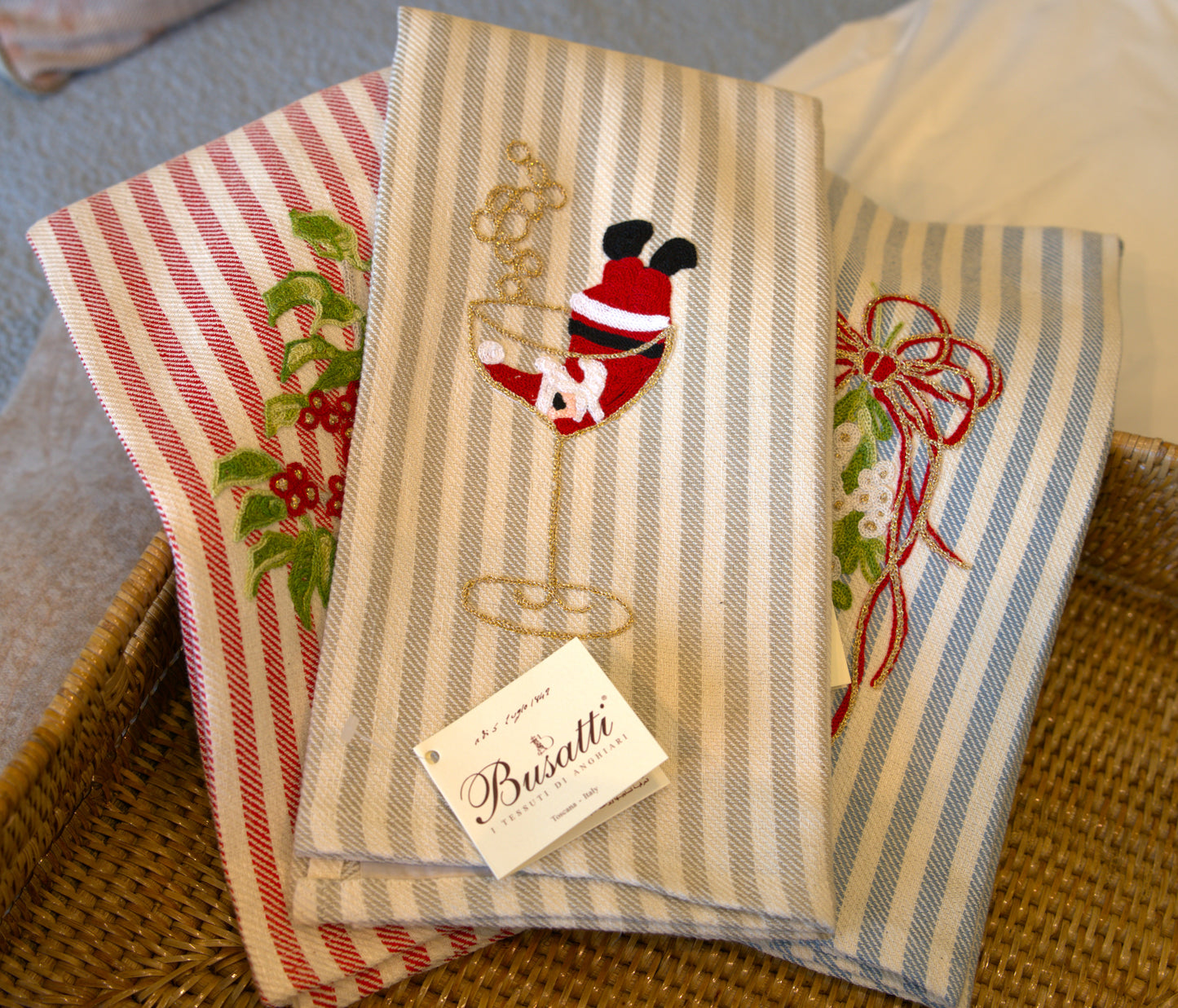 Santa Drinks Champagne | Busatti Pomelo Kitchen Towel | Col 37