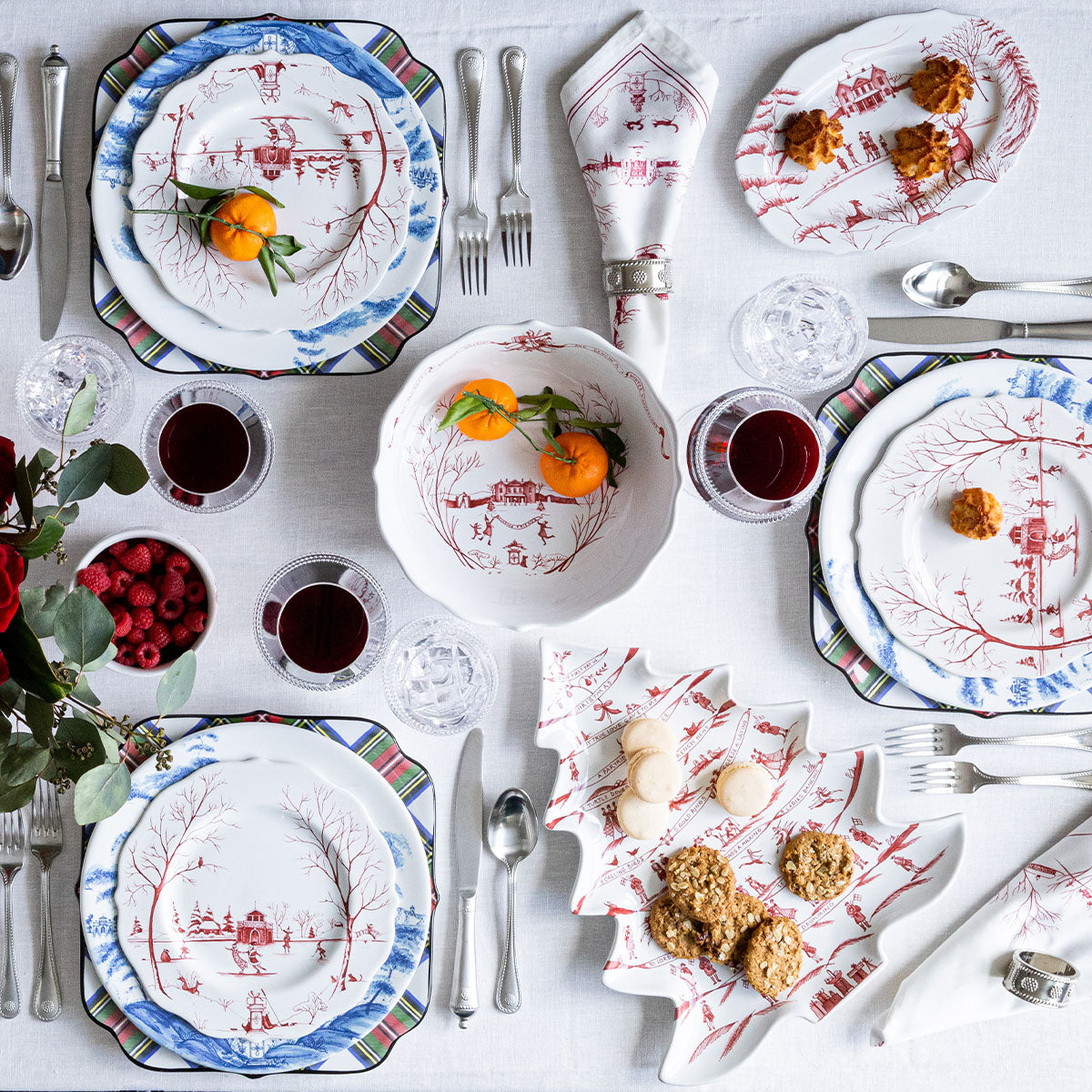 Country Estate Winter Frolic Ruby 15" Tree Platter CE83/73