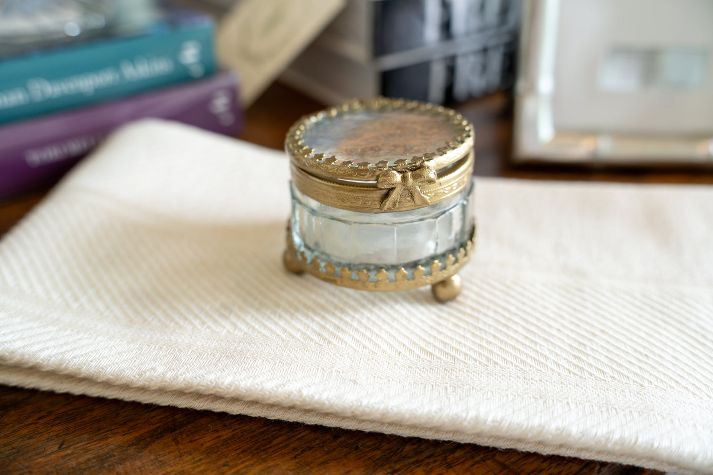 Round Glass Box