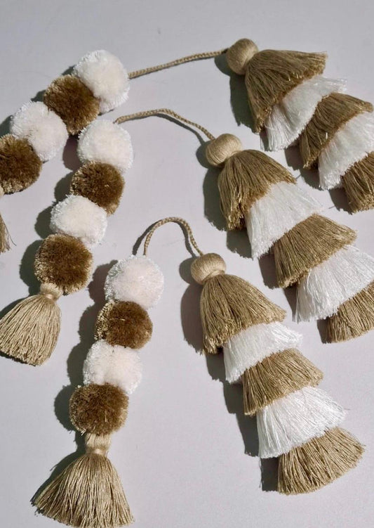 Flair Pom | Beige + White