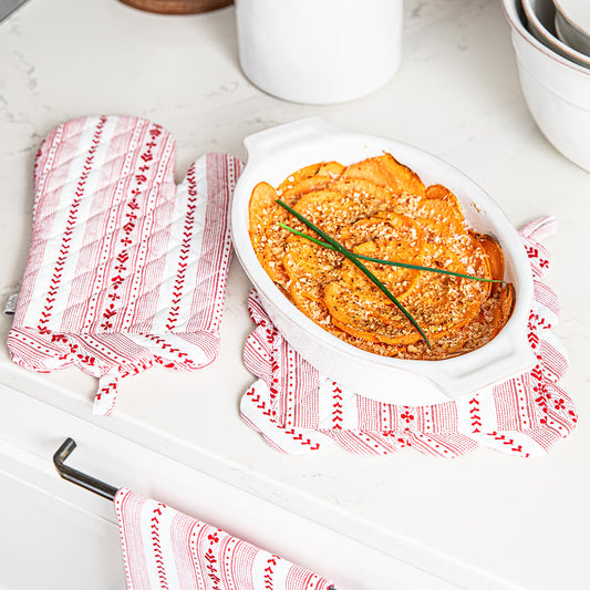 Villa Stripe Oven Mitt and Pot Holder Set of 2 Piece Ruby