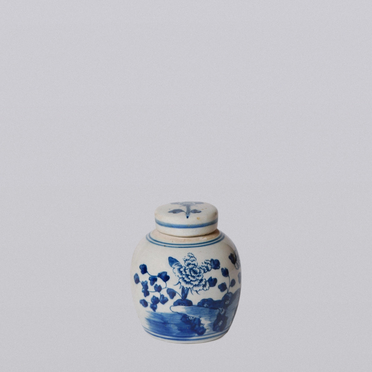 Blue and White Porcelain Mini Peony Floral Round Jar C654