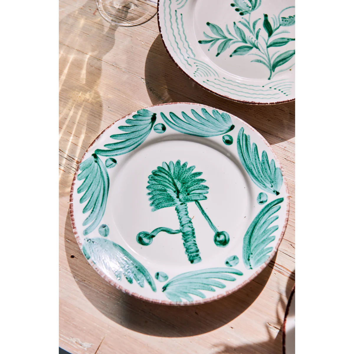 Casa Nuno Green & White Dinner Plate, Palm