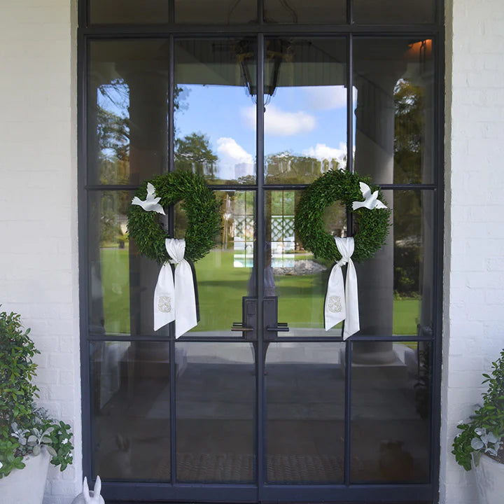 Round Boxwood Wreath 18"