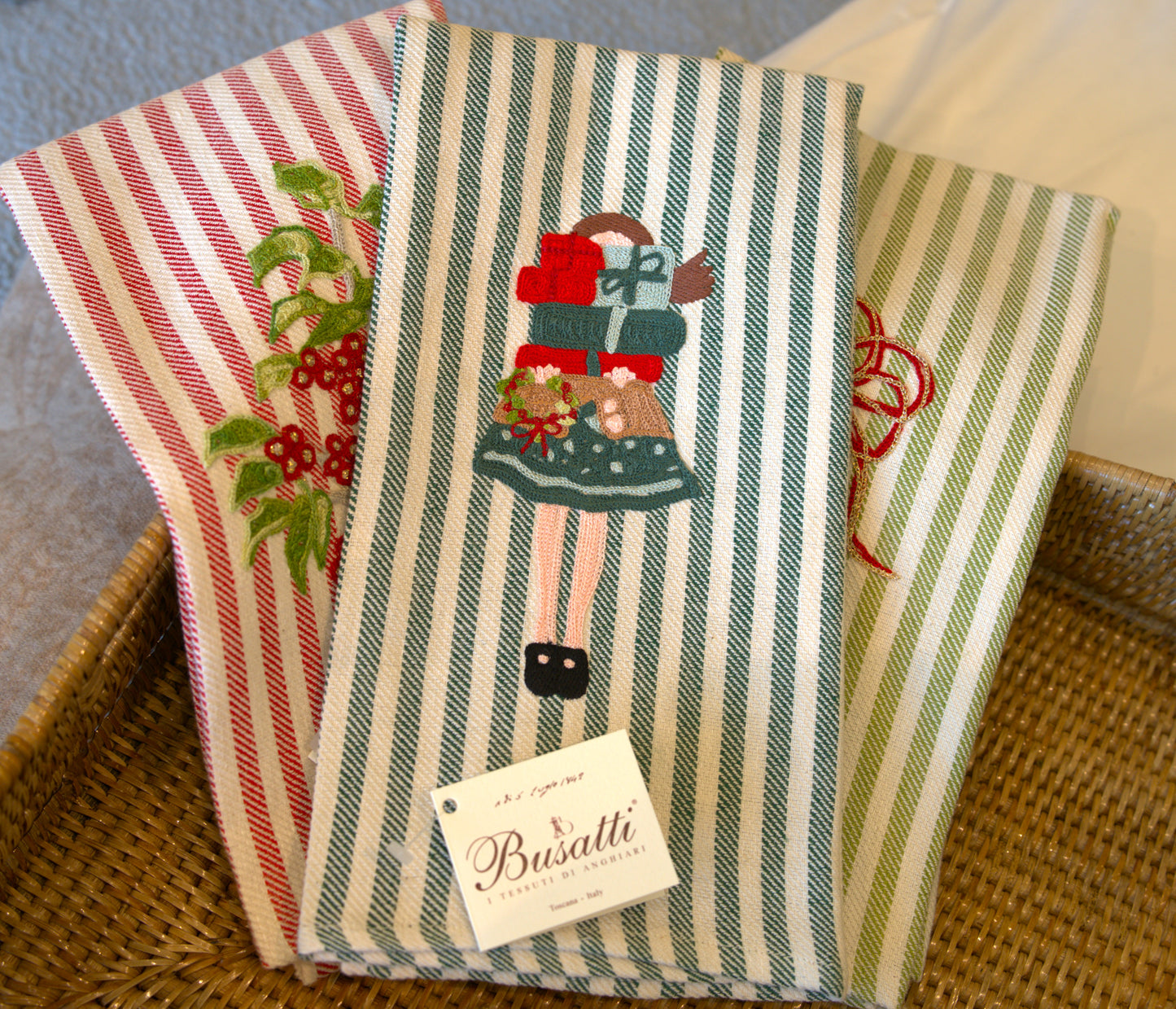 Girl With Presents | Busatti Pomelo Kitchen Towel | Col. 50