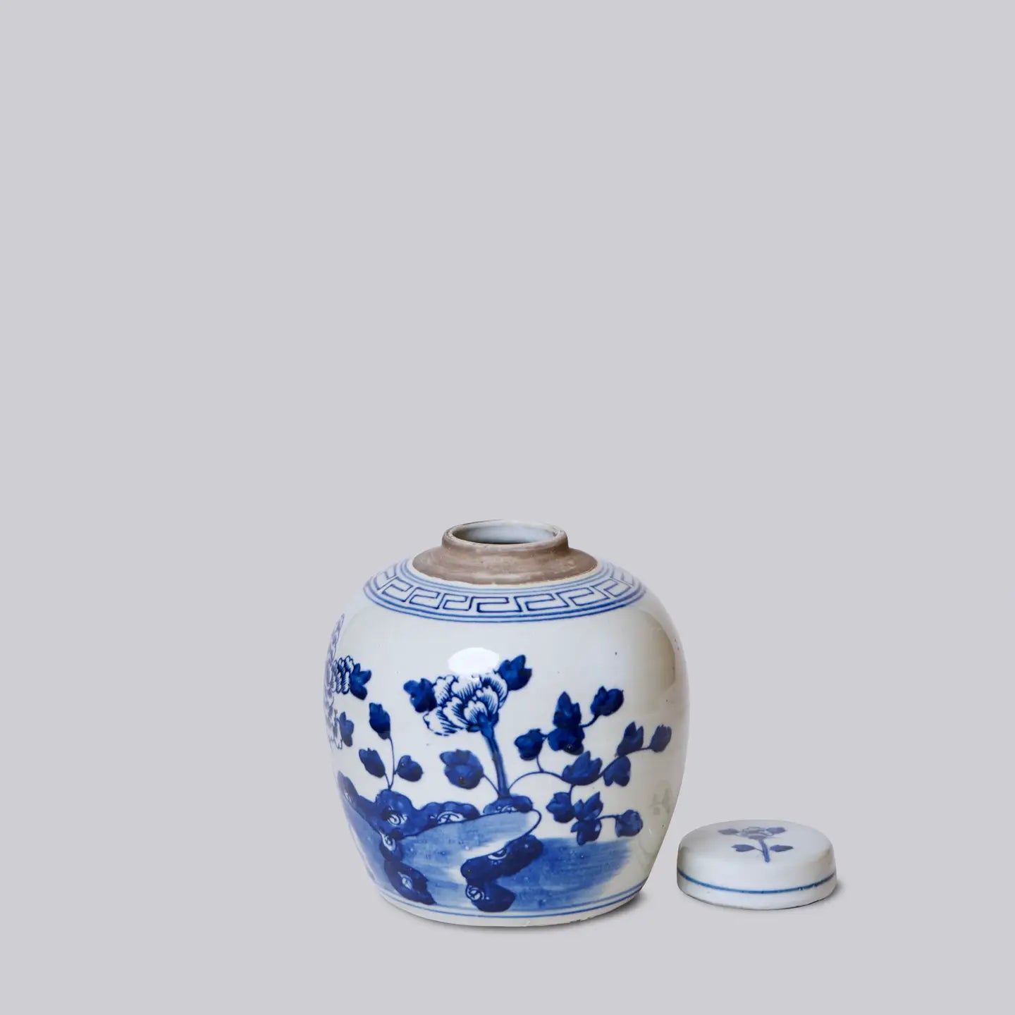 Blue and White Porcelain Peony Lidded Rond Storage Jar C414