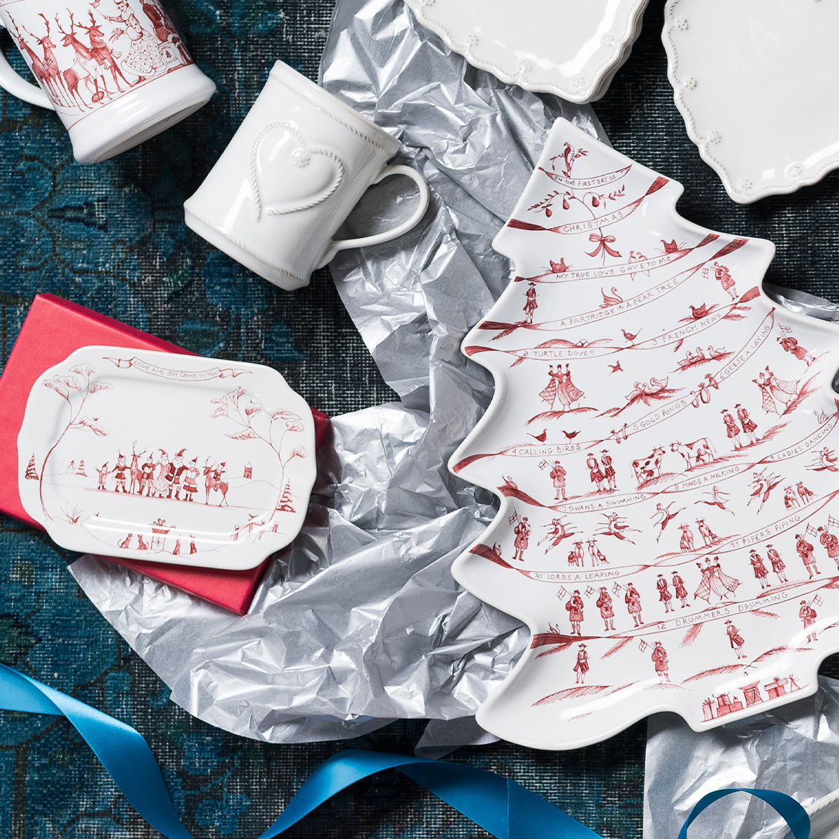 Country Estate Winter Frolic Ruby 15" Tree Platter CE83/73