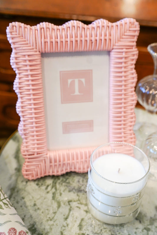 Pink Wicker Weave 4x6 Photo Frame | Scalloped