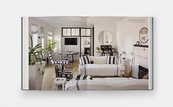 Everybody Loves Stripes: Decorating Between the Lines