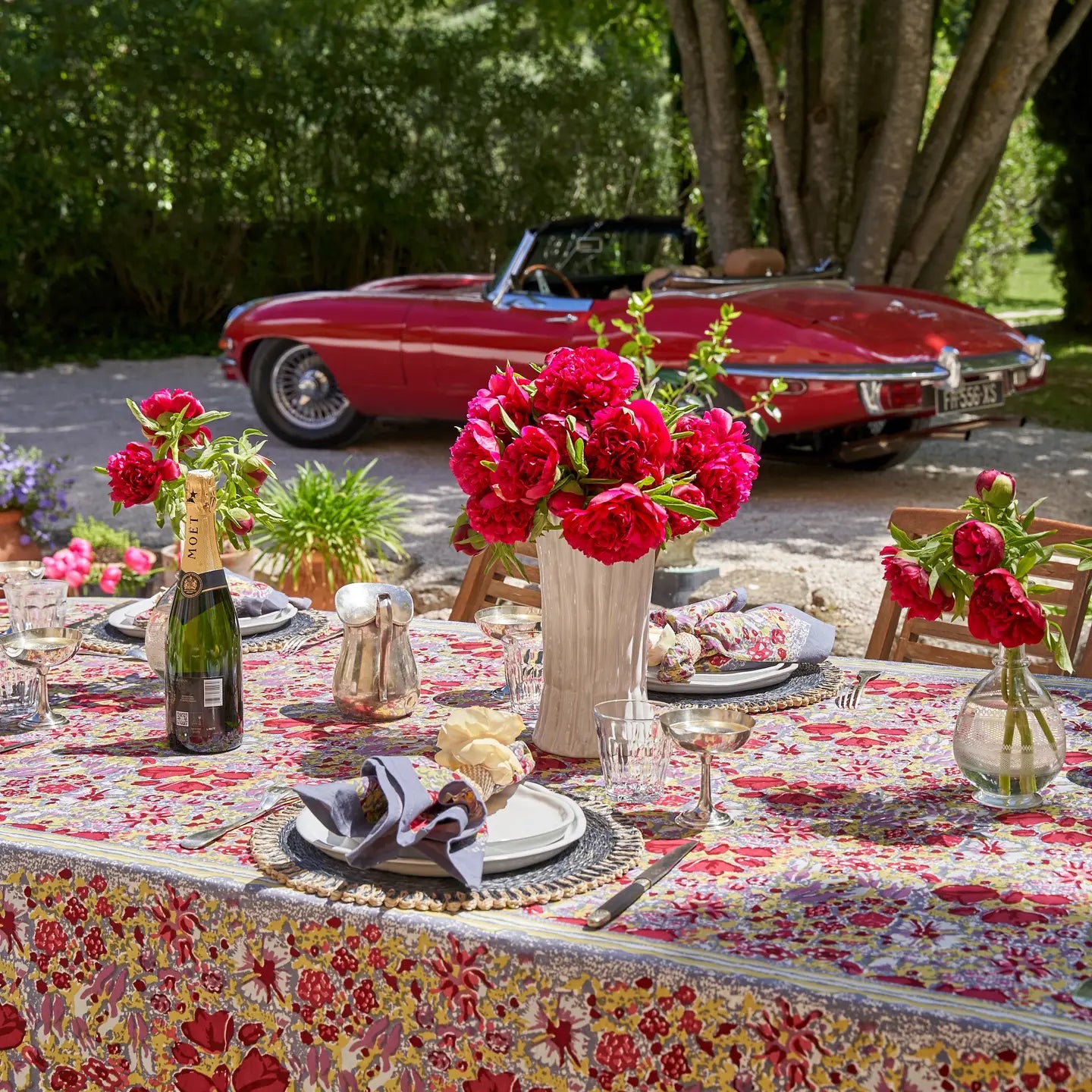 Jardin Red & Grey Tablecloth 71 x 28