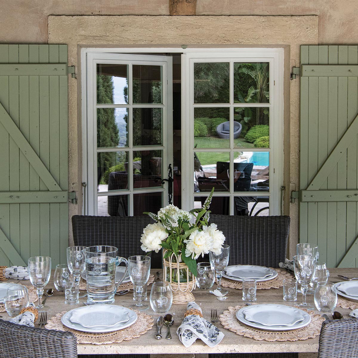 Berry & Thread Dinner Plate - Whitewash