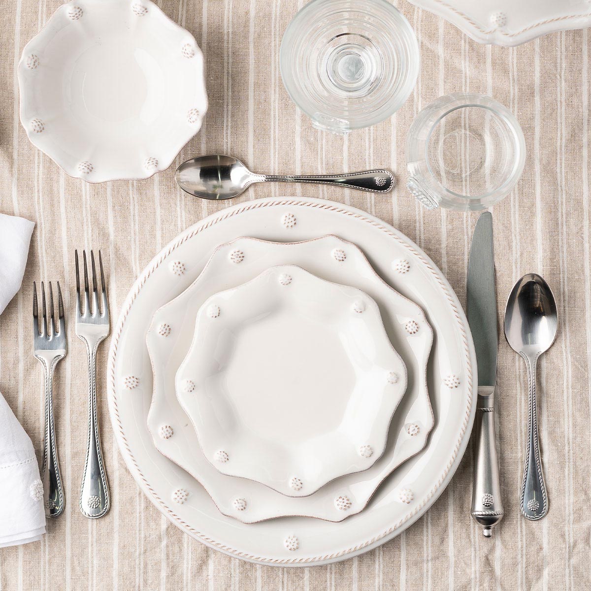 Berry & Thread Dinner Plate - Whitewash