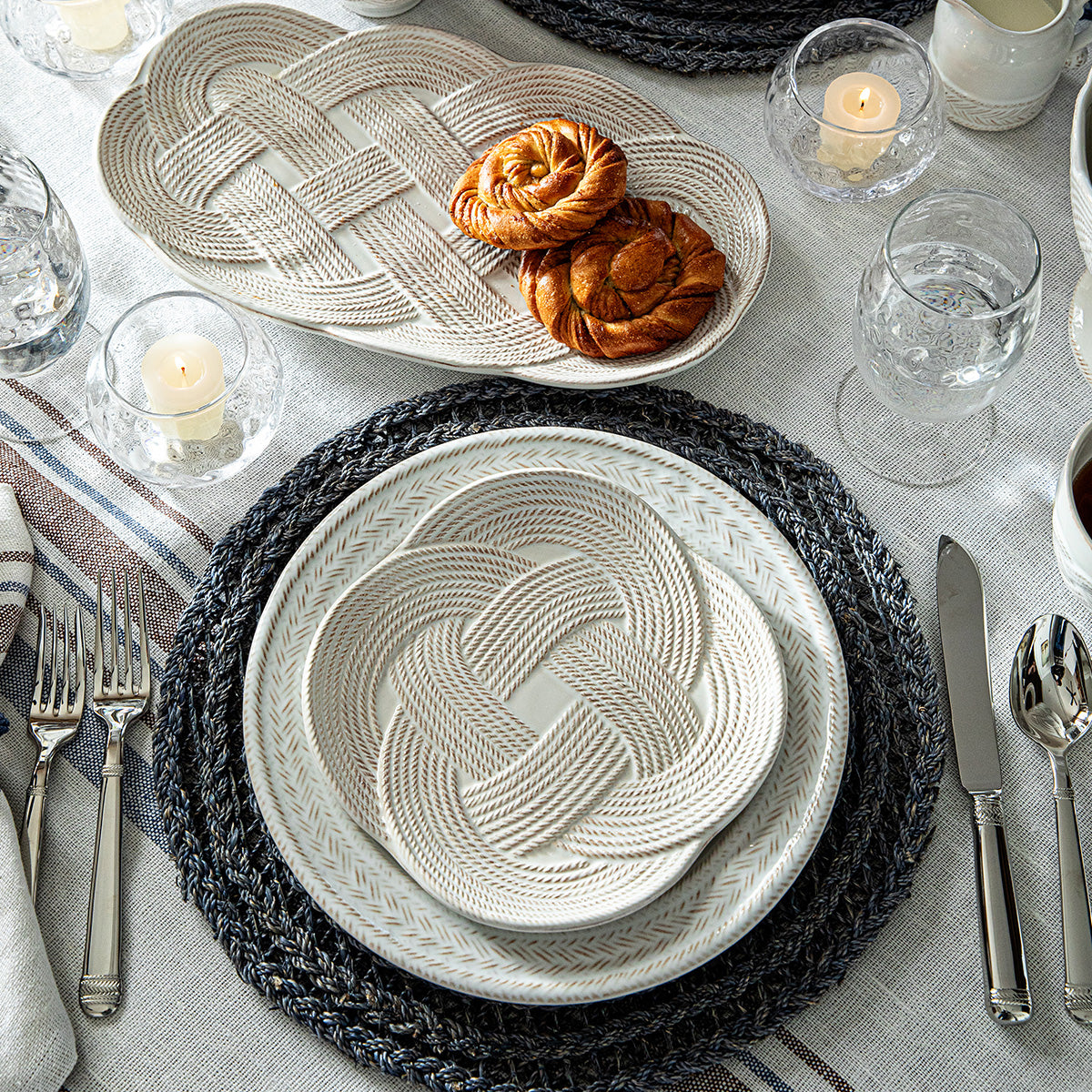 Le Panier Mystic Knot 15" Hostess Tray - Whitewash