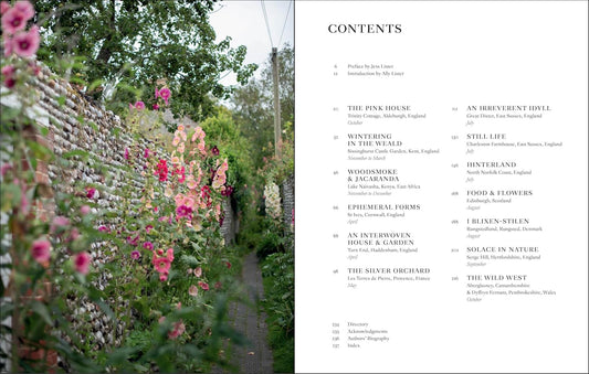 Naturalistic Flowers: A Year of Plants, Places and People