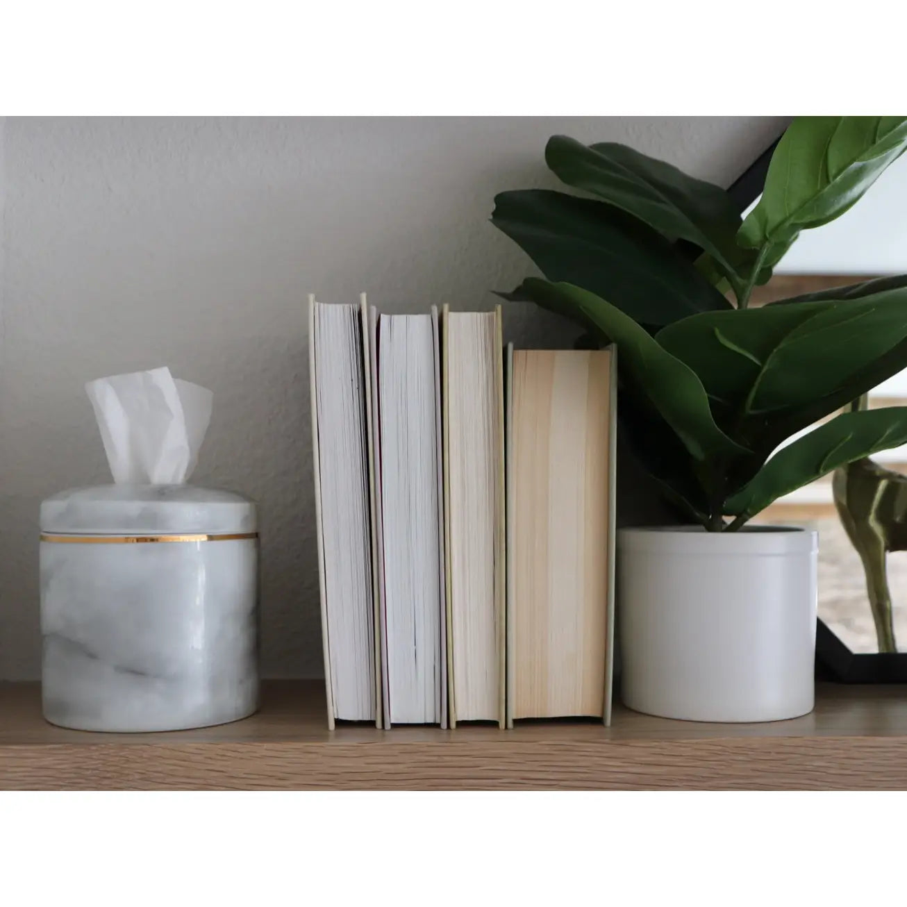 The Willow Tissue Vessel | Grey White Marble
