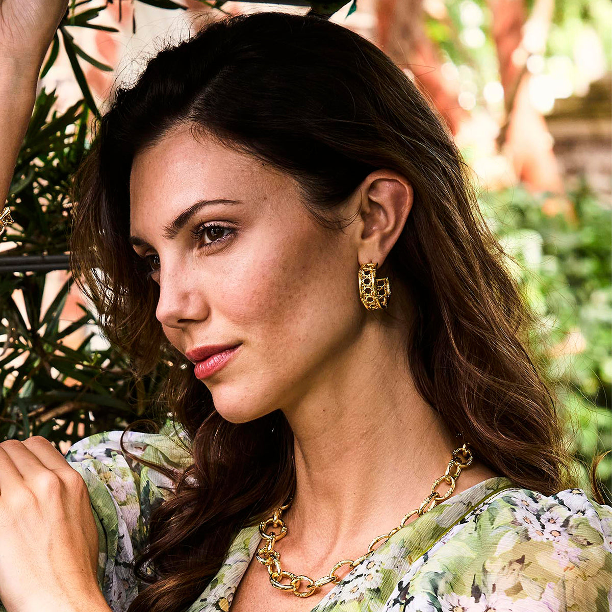 Veranda Caning Medium Hoop Earrings Gold