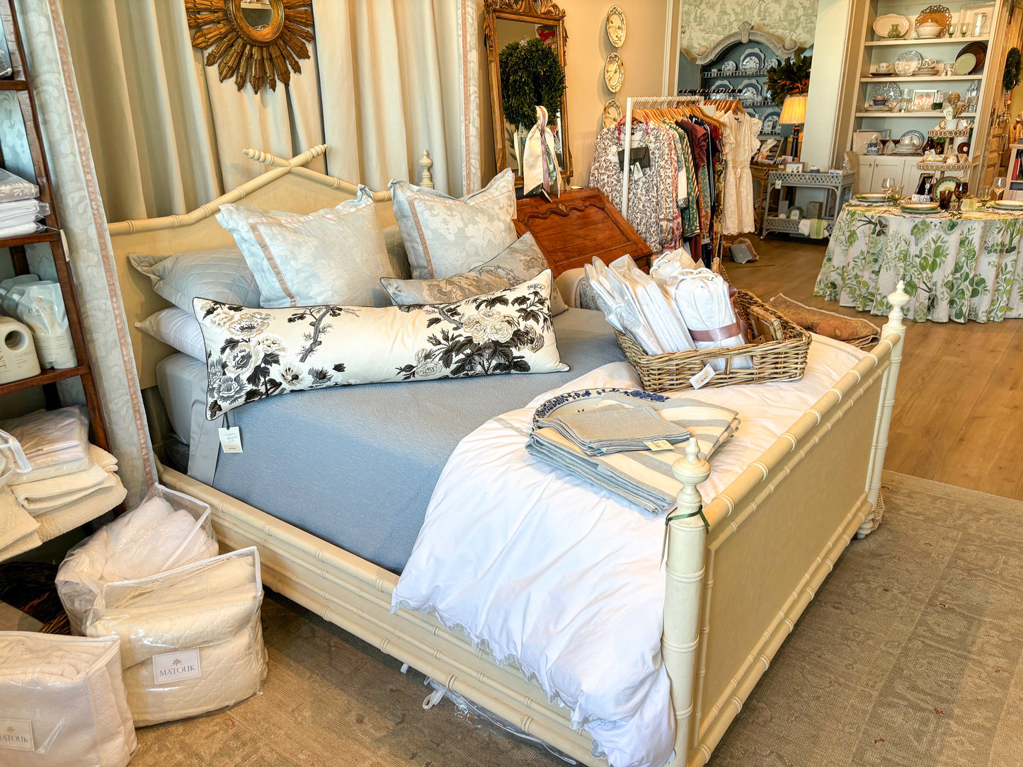 MH-24513 Bambu Bed
