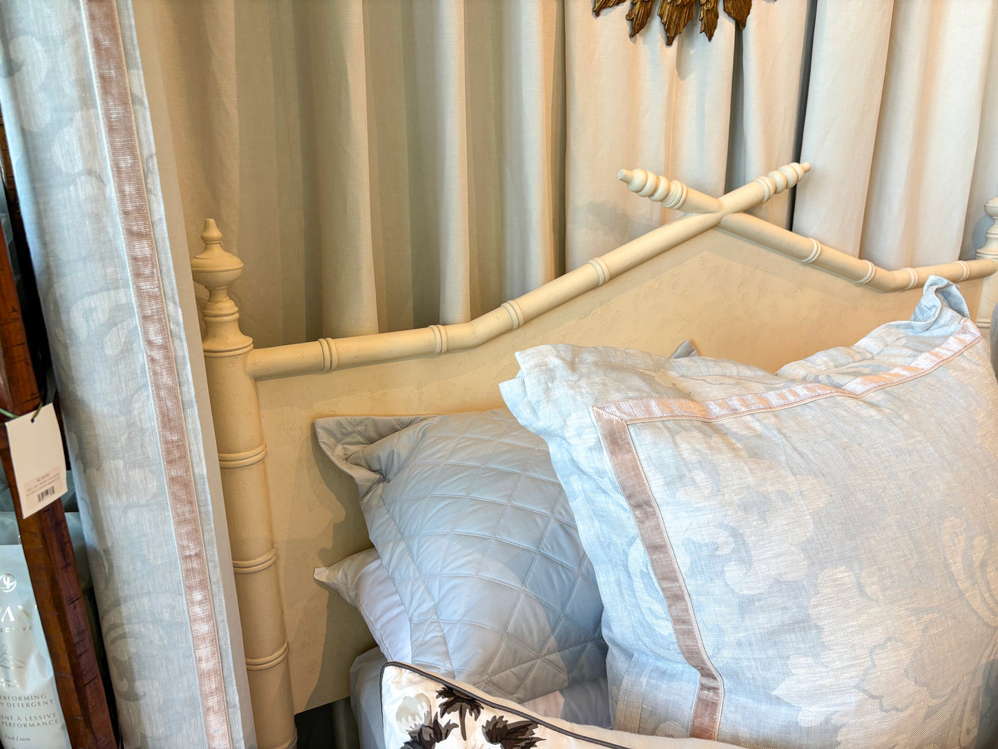 MH-24513 Bambu Bed