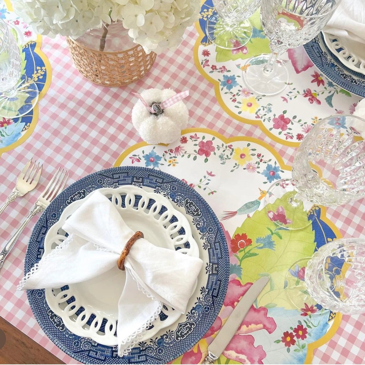 Tobacco Leaf Scalloped Paper Placemats | Set of 24